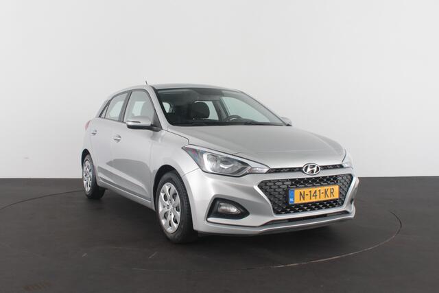 Hyundai I 20 1.2 HP > All seeason banden/12 maand BOVAG garantie....