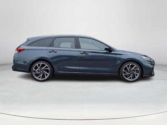 Hyundai I 30 Wagon 1.5 T-GDi MHEV N Line | Panoramisch schuif/kantel dak | Stoel/stuurverwarming | Achteruitrijcamera | Apple Carplay/Android Auto | Automaat | N-Line pakket | Climate control |