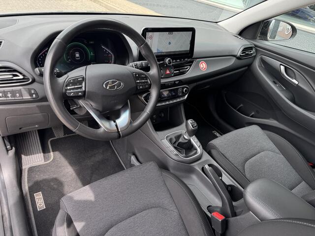 Hyundai I 30 1.0 T-GDi MHEV Comfort Smart | Navigatie Full-Map | Camera | Apple Carplay/Android Auto | LED Koplampen | Keyless Entry | DAB | Rijklaarprijs!