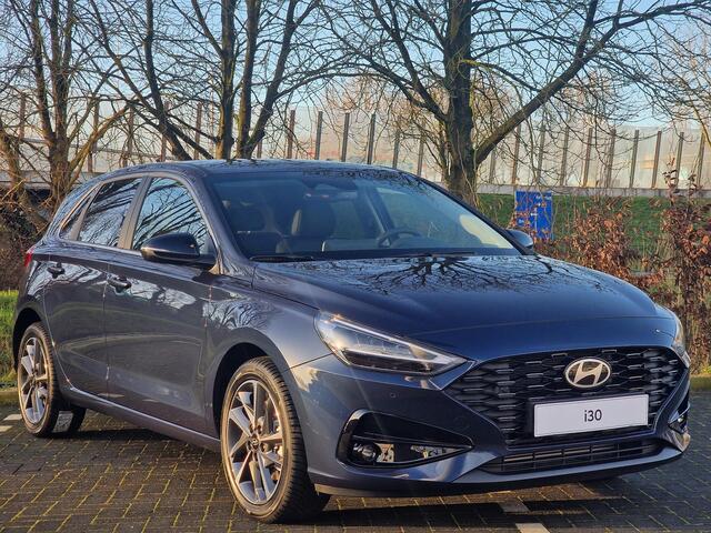 Hyundai I 30 1.5 T-GDi MHEV Premium | ¤2000 KORTING | AFNEEMBARE TREKHAAK | ALL SEASON BANDEN | STOEL/-STUUR VERWARMING |