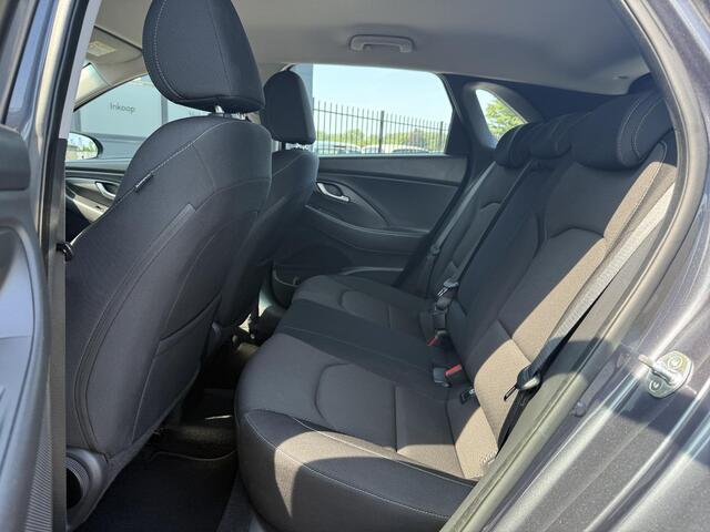 Hyundai I 30 1.0 T-GDI Comfort 2e Eigenaar,Camera,Navi,Dealer Onderhouden,120pk,Clima,Cruise,Pdc,Lm Velgen,Nieuwe Apk bij Aflevering