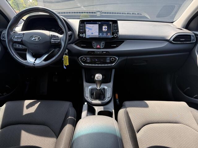 Hyundai I 30 1.0 T-GDI Comfort 2e Eigenaar,Camera,Navi,Dealer Onderhouden,120pk,Clima,Cruise,Pdc,Lm Velgen,Nieuwe Apk bij Aflevering