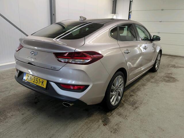 Hyundai I 30 Fastback 1.0 T-GDI Premium, 1e Eig! Camera! Carplay! Zondag OPEN!
