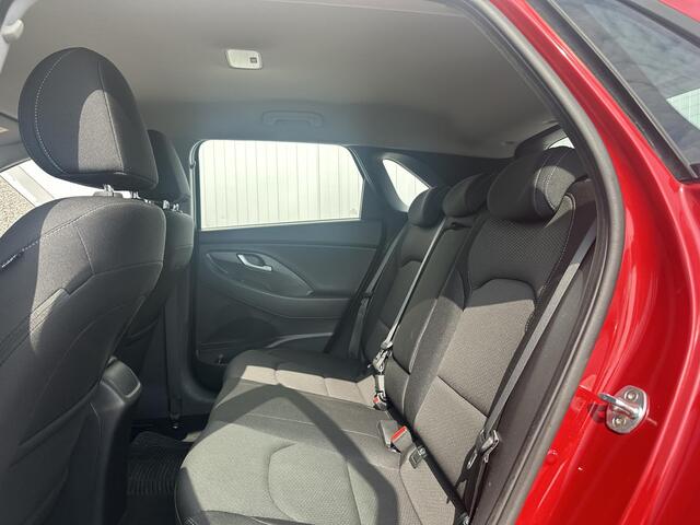 Hyundai I 30 1.4 T-GDI Comfort / Apple Carplay & Android Auto / achteruitrijcamera / parkeersensoren achter / trekhaak /