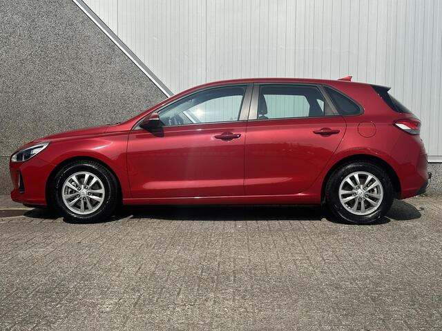 Hyundai I 30 1.4 T-GDI Comfort / Apple Carplay & Android Auto / achteruitrijcamera / parkeersensoren achter / trekhaak /