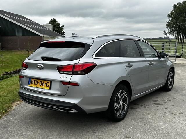 Hyundai I 30 Wagon 1.0 T-GDi MHEV Comfort | HYBRID | KEYLESS ENTRY | LM VELGEN | NAVIGATIE | PARKEERCARMERA |