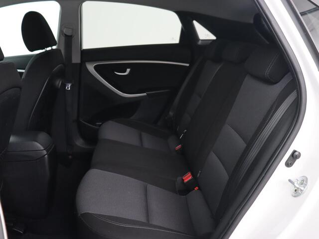 Hyundai I 30 1.6 GDI i-Vision | Trekhaak | Camera | Navigatie | Cruise control | Climate control | Bluetooth