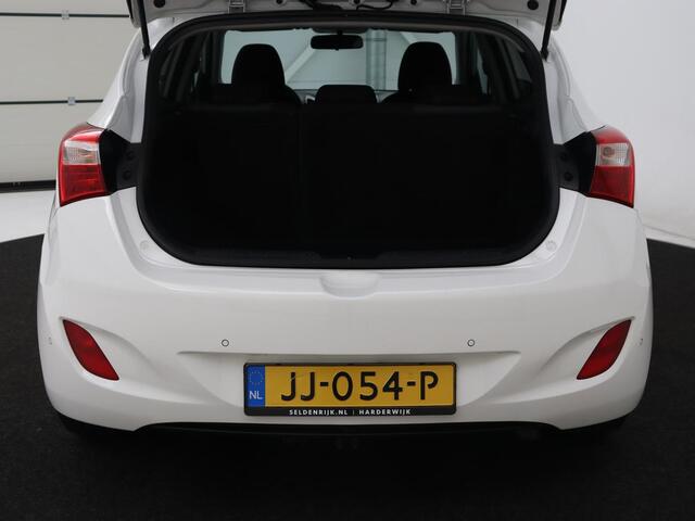 Hyundai I 30 1.6 GDI i-Vision | Trekhaak | Camera | Navigatie | Cruise control | Climate control | Bluetooth