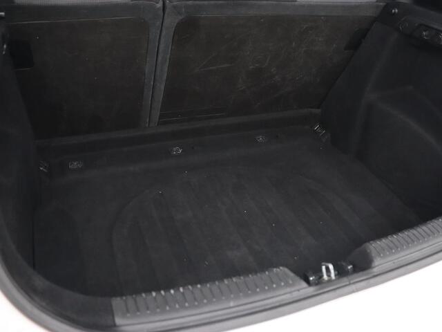 Hyundai I 30 1.6 GDI i-Vision | Trekhaak | Camera | Navigatie | Cruise control | Climate control | Bluetooth