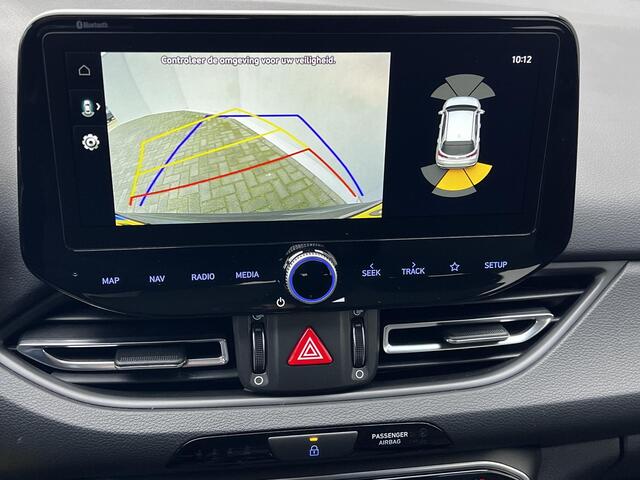 Hyundai I 30 Wagon 1.0 T-GDi MHEV Comfort Smart Automaat / Goed onderhouden / Navigatie / Stuur- en stoelverwarming / Camera / Climate Control / apple Carplay Android / 17" LM wielen met All Season banden /