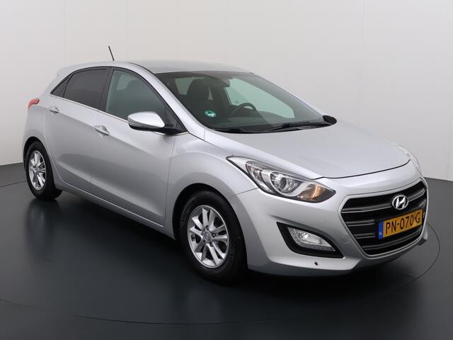 Hyundai I 30 1.6 GDi GO! | Cruise control | Achteruitrij camera | Bluetooth |