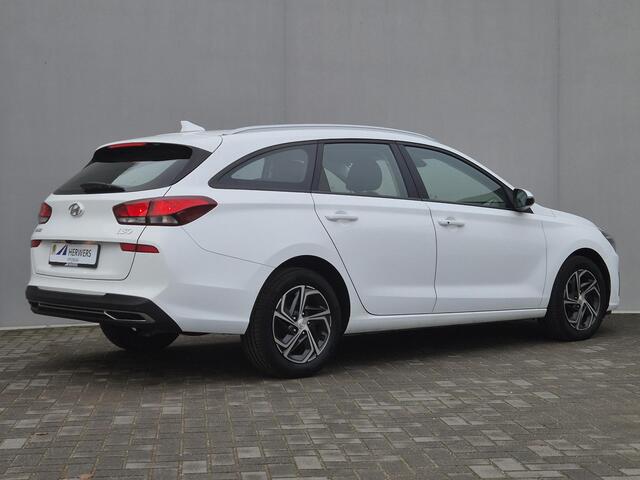 Hyundai I 30 Wagon 1.0 T-GDi MHEV Comfort Smart Automaat / Navigatie via Apple Carplay of Android Auto / Stuur en Stoel verwarming / Achteruitrijcamera / Cruise control / Keyless Entry/Start / Climate control /