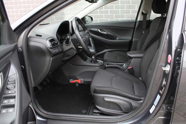 Hyundai I 30 1.0 T-GDi MHEV Comfort Smart / Carplay / Camera / N.A.P.