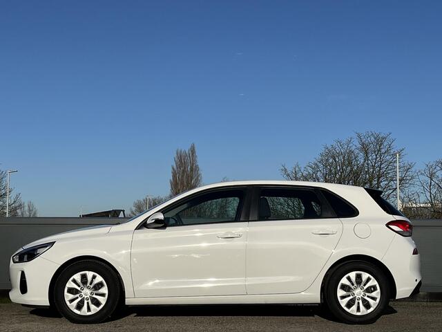 Hyundai I 30 1.0 T-GDI 120PK i-Drive Cool | Compacte familieauto | Parkeersensoren | Cruisecontrol | 1ste Eigenaar |