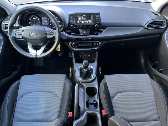 Hyundai I 30 1.0 T-GDI 120PK i-Drive Cool | Compacte familieauto | Parkeersensoren | Cruisecontrol | 1ste Eigenaar |