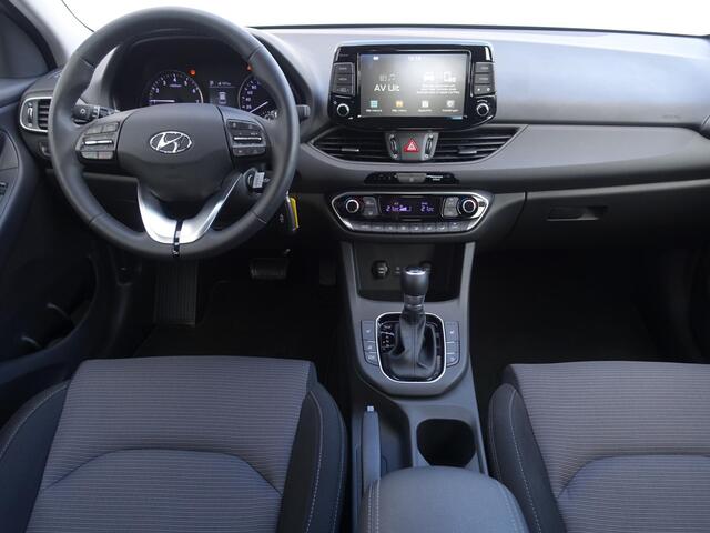 Hyundai I 30 1.4 T-GDI Comfort | Winter Pack | Navigatie Apple carplay | Climate control | Achteruitrijcamera | 17"| Stoel- en Stuurverwarming | Trekhaak