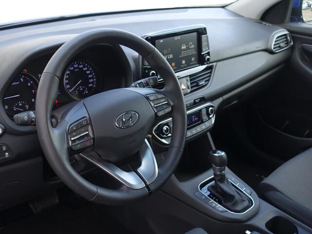 Hyundai I 30 1.4 T-GDI Comfort | Winter Pack | Navigatie Apple carplay | Climate control | Achteruitrijcamera | 17"| Stoel- en Stuurverwarming | Trekhaak