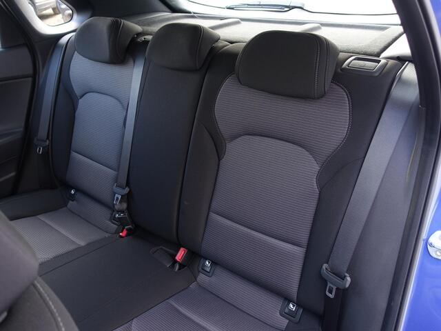 Hyundai I 30 1.4 T-GDI Comfort | Winter Pack | Navigatie Apple carplay | Climate control | Achteruitrijcamera | 17"| Stoel- en Stuurverwarming | Trekhaak