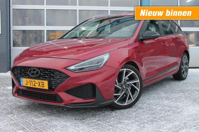 Hyundai I 30 1.5 T-GDI MHEV NLINE **NL-auto** winterbanden set