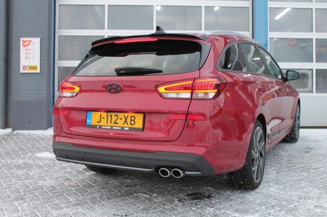Hyundai I 30 1.5 T-GDI MHEV NLINE **NL-auto** winterbanden set