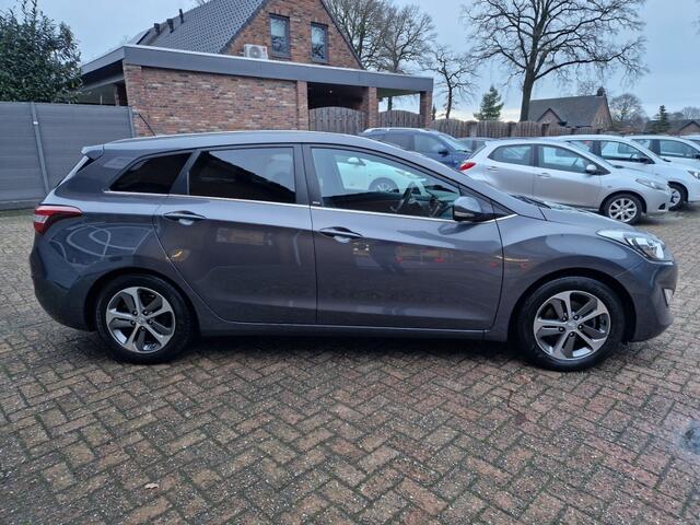 Hyundai I 30 Wagon 1.4 i-Drive Navigatie Climate Cruise Trekhaak Camera Privacyglas