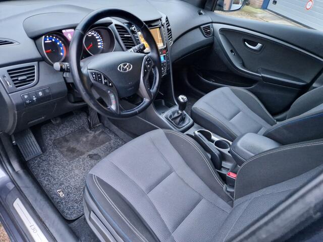 Hyundai I 30 Wagon 1.4 i-Drive Navigatie Climate Cruise Trekhaak Camera Privacyglas