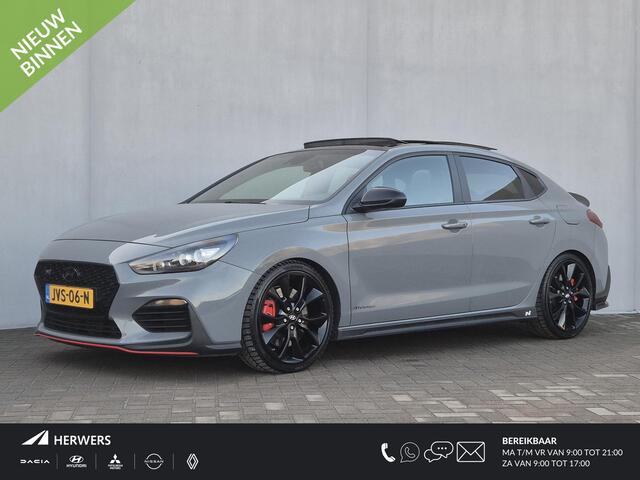 Hyundai I 30 Fastback 2.0 T-GDI N2 Handgeschakeld / Dealer onderhouden / Glazen schuif- en kanteldak / Trekgewicht 1600 kg / Stuur- & Stoel verwarming / Cruise control / Achteruitrijcamera / Keyless Entry/Start / Apple Carplay Android Auto /