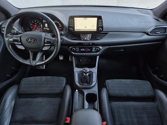 Hyundai I 30 Fastback 2.0 T-GDI N2 Handgeschakeld / Dealer onderhouden / Glazen schuif- en kanteldak / Trekgewicht 1600 kg / Stuur- & Stoel verwarming / Cruise control / Achteruitrijcamera / Keyless Entry/Start / Apple Carplay Android Auto /