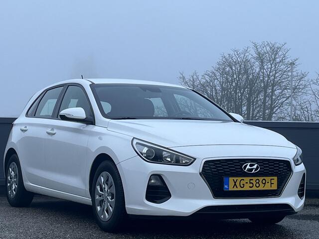 Hyundai I 30 1.0 T-GDI 120PK i-Drive Cool Edition | Compacte familieauto | Parkeersensoren | Cruisecontrol | 1ste Eigenaar |