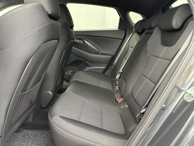 Hyundai I 30 Fastback 2.0 N 280pk DCT 8 / Fabrieksgarantie t/m 12-2026 / Dealer onderhouden / Trekgewicht 1600 kg / Stuur- & Stoel verwarming / Cruise control / Achteruitrijcamera / Keyless Entry/Start / Apple Carplay Android Auto /