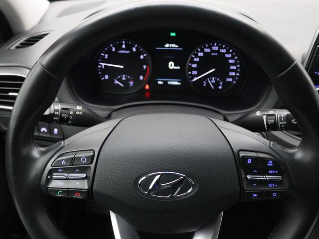 Hyundai I 30 1.0 T-GDI 120PK Premium Fastback / Navigatie / Apple CarPlay & Android auto / 17" LMV / Airco Climat control / Cruise Control / Parkeersensoren voor & achter / Achteruitrijcamera / Keyless Entry & Start&Go /