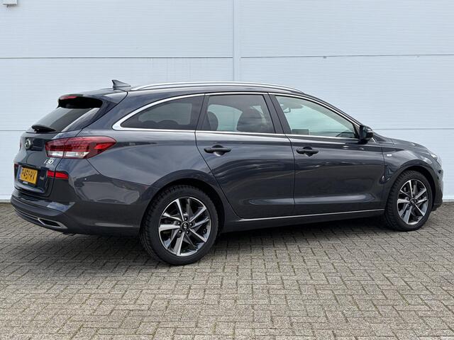 Hyundai I 30 Wagon 1.5 T-GDi MHEV Premium / Airco (automatisch) / Apple Carplay/Android Auto / Cruise control / Lichtmetalen velgen 17" /