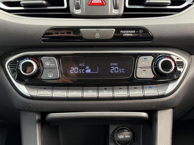 Hyundai I 30 Wagon 1.5 T-GDi MHEV Premium / Airco (automatisch) / Apple Carplay/Android Auto / Cruise control / Lichtmetalen velgen 17" /