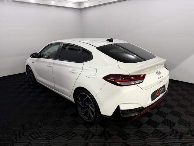 Hyundai I 30 1.5 T-GDi MHEV N Line Camera, Navi, Half leder, Winterpakket, Elektrische stoelen, Rijstrook correctie, Keyless start, Cruise control