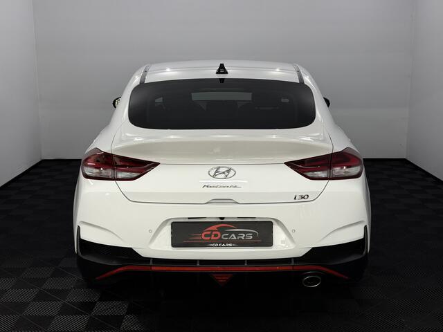 Hyundai I 30 1.5 T-GDi MHEV N Line Camera, Navi, Half leder, Winterpakket, Elektrische stoelen, Rijstrook correctie, Keyless start, Cruise control