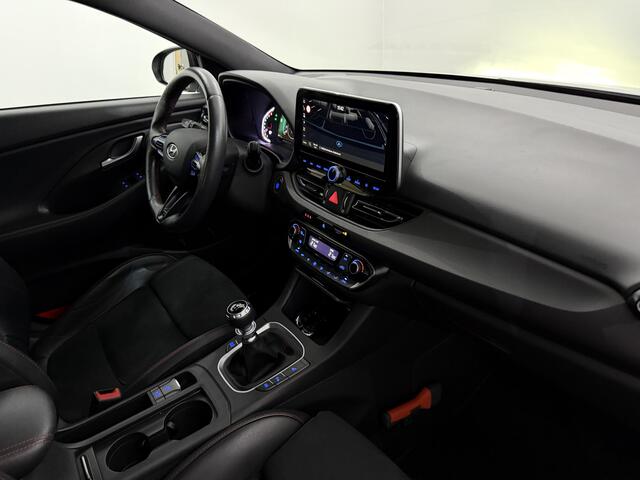 Hyundai I 30 1.5 T-GDi MHEV N Line Camera, Navi, Half leder, Winterpakket, Elektrische stoelen, Rijstrook correctie, Keyless start, Cruise control