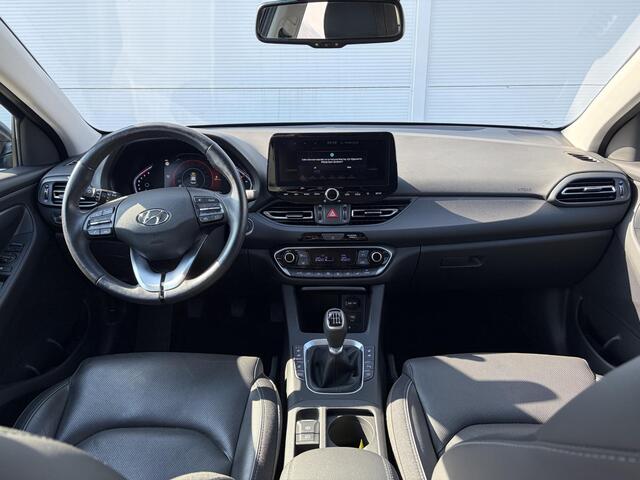 Hyundai I 30 Wagon 1.5 T-GDi MHEV Premium / Stoelverwarming en Stoelverkoeling / Apple Carplay/Android Auto / Cruise control /