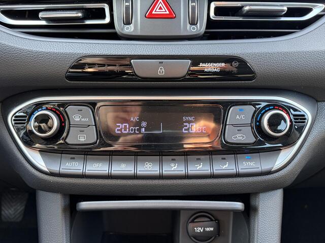 Hyundai I 30 Wagon 1.5 T-GDi MHEV Premium / Stoelverwarming en Stoelverkoeling / Apple Carplay/Android Auto / Cruise control /