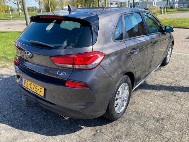 Hyundai I 30 1.6 CRDi Comfort Achteruit rij cam BJ 2018 !!!