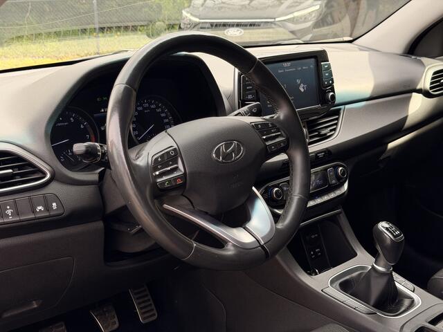 Hyundai I 30 Fastback 1.4 T-GDI Premium 141PK Navi Cruise Carplay PDC Camera