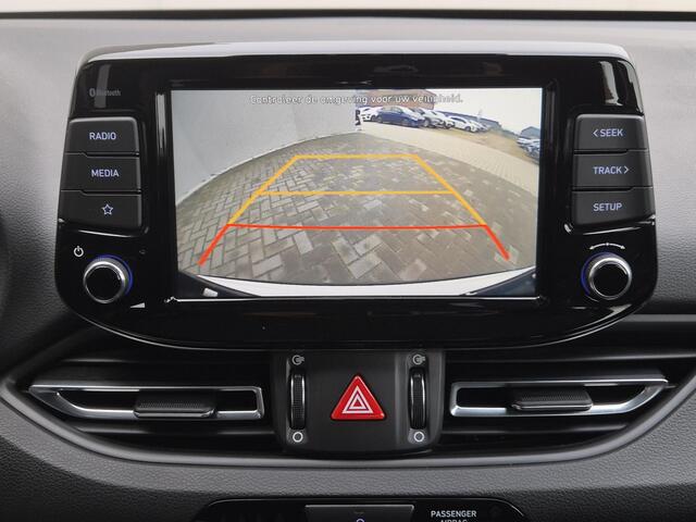 Hyundai I 30 Wagon 1.0 T-GDi MHEV Comfort Smart Automaat / Navigatie via Apple Carplay of Android Auto / Stuur en Stoel verwarming / Achteruitrijcamera / Cruise control / Keyless Entry/Start / Climate control /
