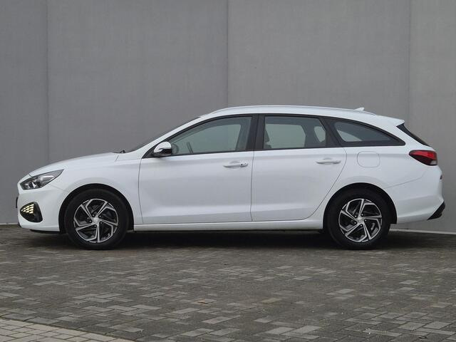 Hyundai I 30 Wagon 1.0 T-GDi MHEV Comfort Smart Automaat / Navigatie via Apple Carplay of Android Auto / Stuur en Stoel verwarming / Achteruitrijcamera / Cruise control / Keyless Entry/Start / Climate control /