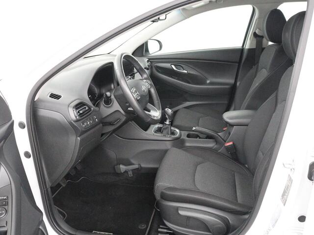 Hyundai I 30 1.0 T-GDi MHEV Comfort Smart | Carplay | Full LED | Keyless | Camera | Navigatie | DAB | Parkeerhulp | Climate control | Bluetooth | Cruise control