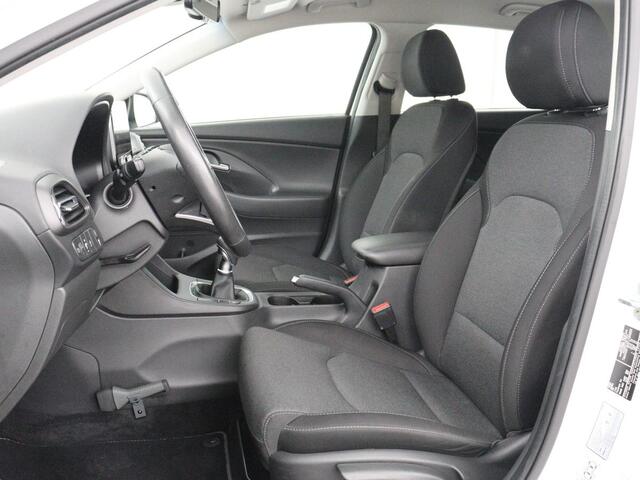 Hyundai I 30 1.0 T-GDi MHEV Comfort Smart | Carplay | Full LED | Keyless | Camera | Navigatie | DAB | Parkeerhulp | Climate control | Bluetooth | Cruise control