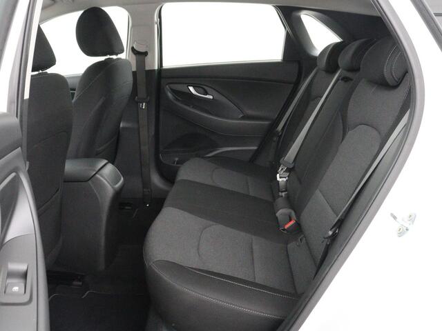 Hyundai I 30 1.0 T-GDi MHEV Comfort Smart | Carplay | Full LED | Keyless | Camera | Navigatie | DAB | Parkeerhulp | Climate control | Bluetooth | Cruise control
