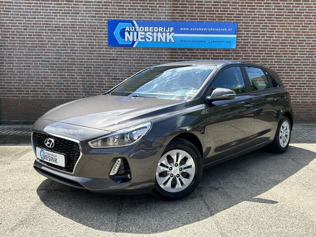 Hyundai I 30 1.4 i-Drive Cruise/Stoelverwarming/PDC