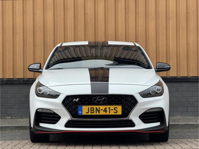 Hyundai I 30 2.0 T-GDI N2 Performance | 275 PK! | Apple Carplay | Android Auto | Camera | Stuurwielverwarming | Stoelverwarming | Elektrische Stoelen + Geheugen | Lane Assist | Afneembare Trekhaak |