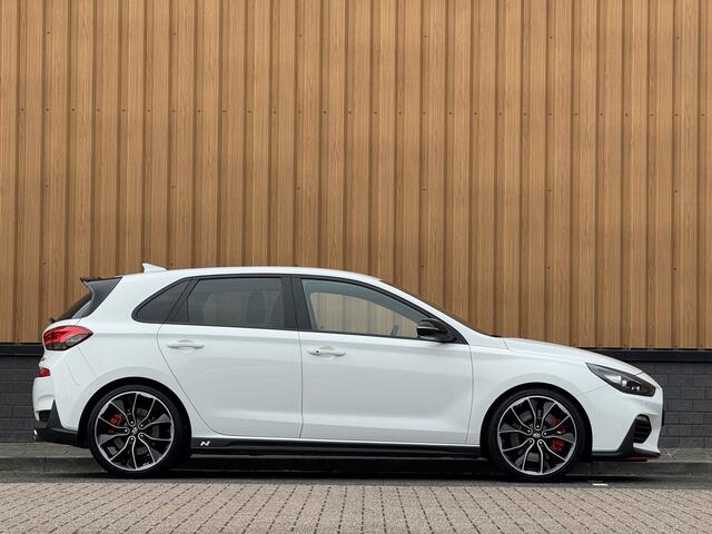 Hyundai I 30 2.0 T-GDI N2 Performance | 275 PK! | Apple Carplay | Android Auto | Camera | Stuurwielverwarming | Stoelverwarming | Elektrische Stoelen + Geheugen | Lane Assist | Afneembare Trekhaak |