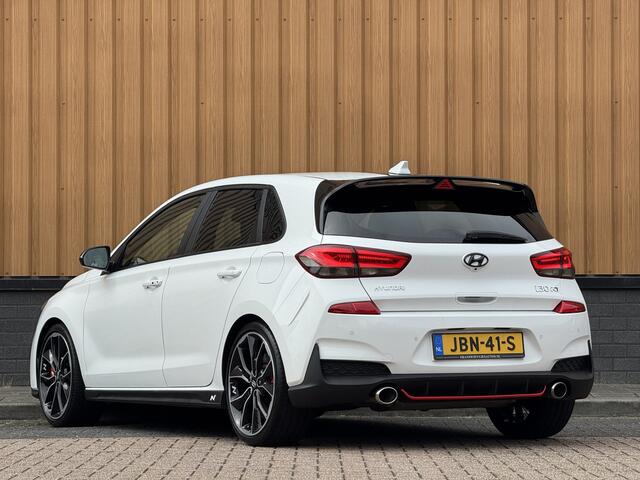 Hyundai I 30 2.0 T-GDI N2 Performance | 275 PK! | Apple Carplay | Android Auto | Camera | Stuurwielverwarming | Stoelverwarming | Elektrische Stoelen + Geheugen | Lane Assist | Afneembare Trekhaak |