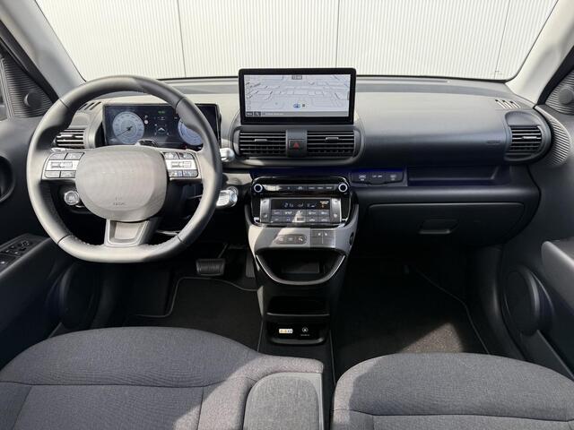 Hyundai INSTER Evolve 49 kWh / Winter & Tech Pack / 370 KM WLTP / 360 Camera / Warmtepomp / Stoel- & Stuurverwarming / Dynamische Navigatie / LED /